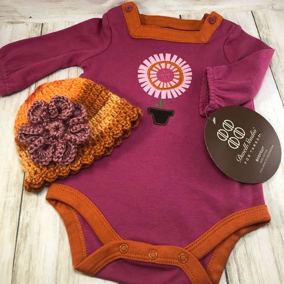 Other - Newborn outfit with handmade hat
